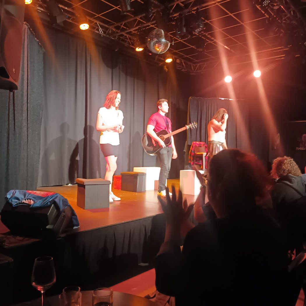 LES ARTS DANS L'R (café théâtre) 3